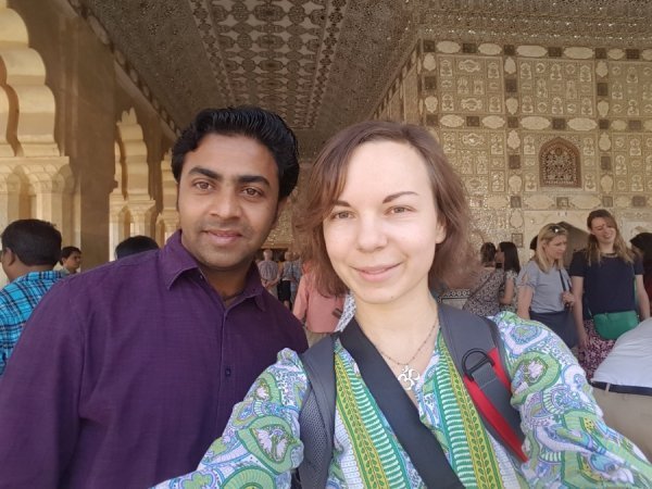 «Нотатки мандрівника» Христини Губської: несвященні корови, багато грошей та еротика