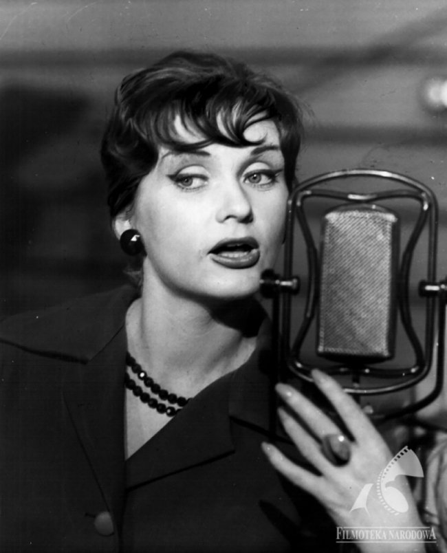 Кадр із фільму «Як бути коханою» 