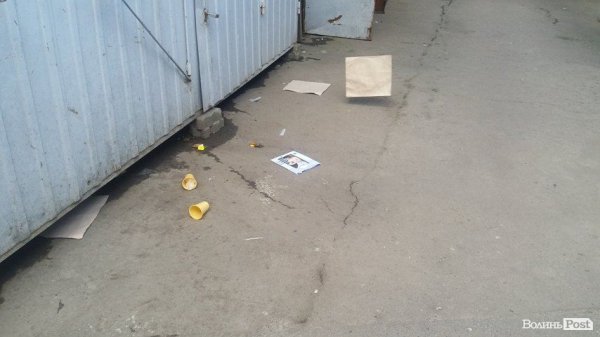 «Такой бриллиант – в таком навозе», або Що думають туристи про сусідство Луцького замку з Центральним ринком