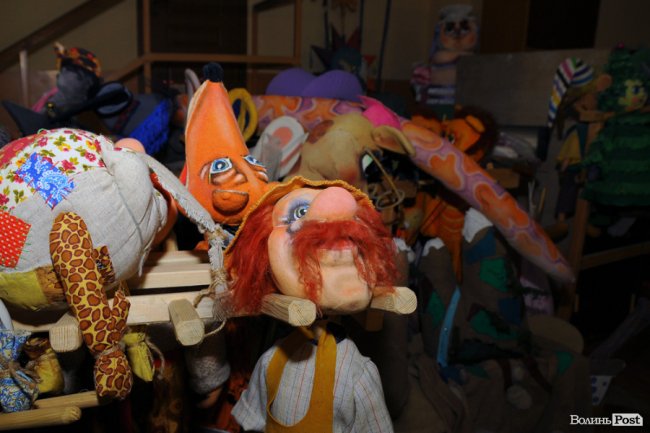 За лаштунками театру ляльок у Луцьку