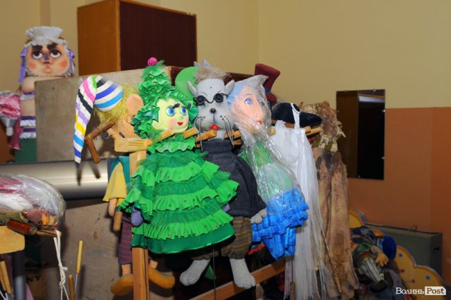 За лаштунками театру ляльок у Луцьку