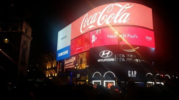 «Нотатки мандрівника» Олександра Лазуки: англійський гумор, закриті люди та стресовий графік