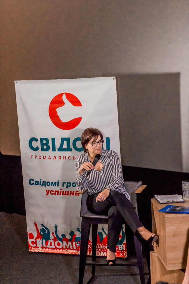 ЦИТАТНИК Олени Палагути: Я не проводила вихідні вдома, не пекла пирогів і «Наполеон»