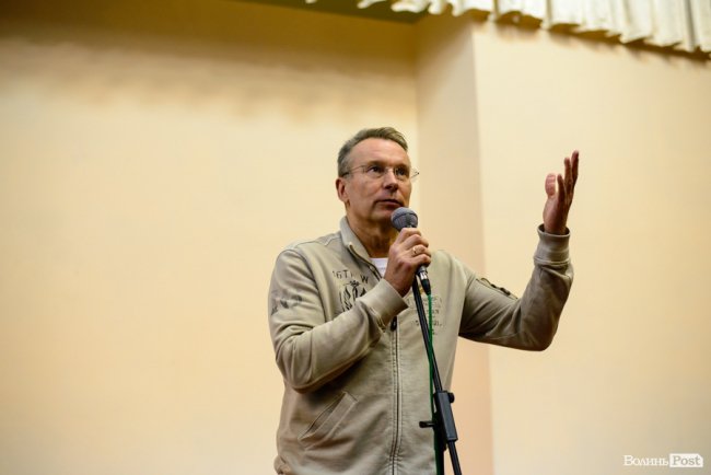 Коли слово – горобець, або Чому відомий шоумен і дипломат Чекалкін не радить підтримувати пре(Зе)дента