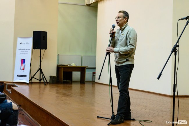 Коли слово – горобець, або Чому відомий шоумен і дипломат Чекалкін не радить підтримувати пре(Зе)дента