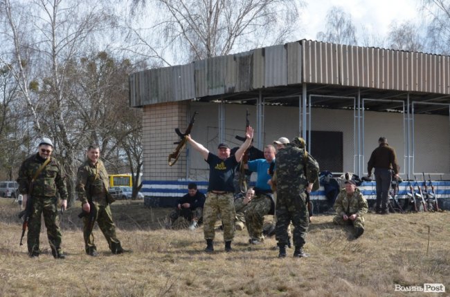 Важко в навчанні – легко в бою: на Волині - «вогневий» вишкіл загонів тероборони