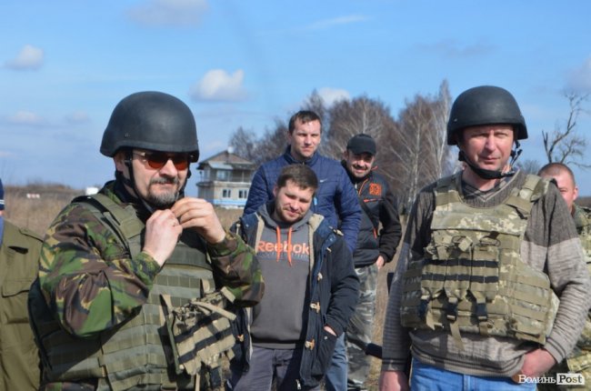 Важко в навчанні – легко в бою: на Волині - «вогневий» вишкіл загонів тероборони