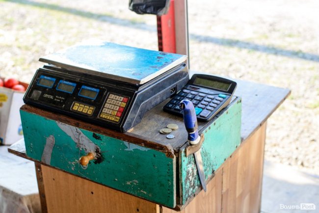 Про кавуновий бізнес і Україну: розмова з луцьким продавцем «смугастиків» із нотками азербайджанського акценту