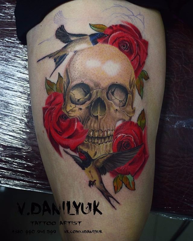 «Чоловіки приходять на сеанс та втрачають свідомість», - луцький татуювальник