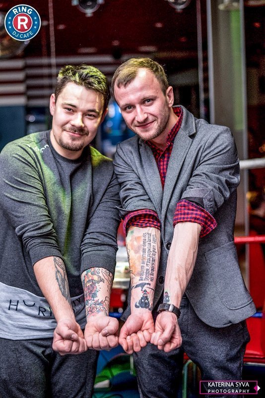 «Чоловіки приходять на сеанс та втрачають свідомість», - луцький татуювальник