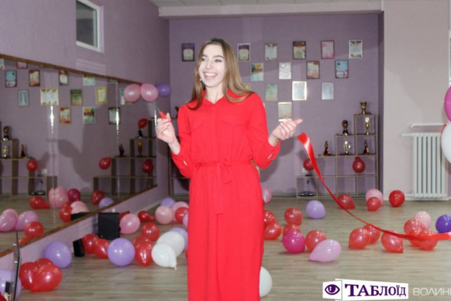 У центрі Луцька відкрили танцювальну школу для дітей і дорослих*