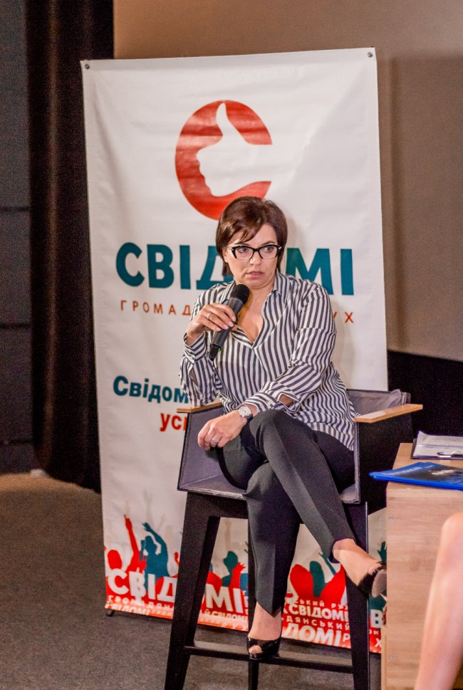 ЦИТАТНИК Олени Палагути: Я не проводила вихідні вдома, не пекла пирогів і «Наполеон»