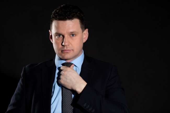 Був готовий пересісти на каток, але довіра до Президента перемогла і пішов в політику, – Іван Мирка