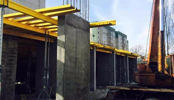 Будівництво багатоповерхівки у Луцьку на  проспекті Соборності, 20 – законне, – забудовник. ФОТО