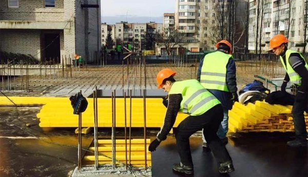 Будівництво багатоповерхівки у Луцьку на  проспекті Соборності, 20 – законне, – забудовник. ФОТО