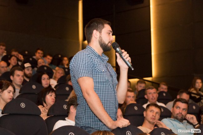 ЦИТАТНИК Романа Хорзова: Найбільша криза в мене виникає, коли я лежу на дивані