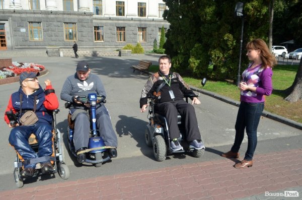 Місто перешкод: у які заклади Луцька можна потрапити на візку?