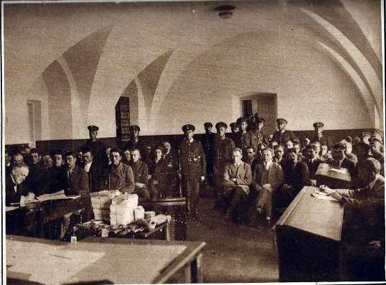 Суд над комуністами в Окружному суді