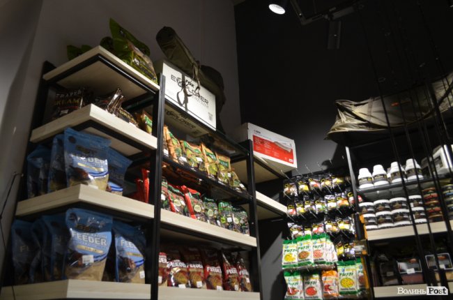 Голландка і українець створили у Луцьку рибальський шоурум Caro Carp*