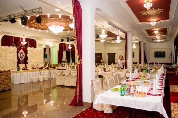 Де святкувати Новий Рік у Луцьку: «Мелодія» кличе на казкове свято*