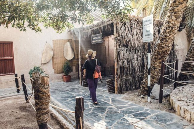 «Нотатки мандрівниці» Олександри Гусар про ОАЕ: Специфічні запахи та секс-туризм