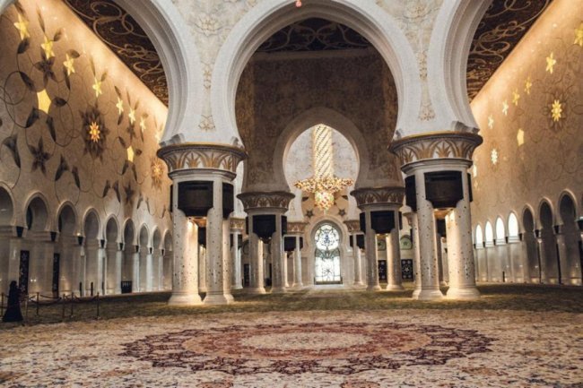 «Нотатки мандрівниці» Олександри Гусар про ОАЕ: Специфічні запахи та секс-туризм