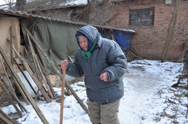 «Прилаштую собак, а тоді піду в будинок престарілих»: зворушлива історія самотньої бабусі з Луцька