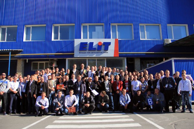 Колектив ELIT на святкуванні двадцятиріччя з дня заснування компанії