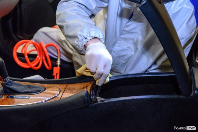 Майже стерильне авто: у Луцьку працює потужна автохімчистка «Торнадо»*