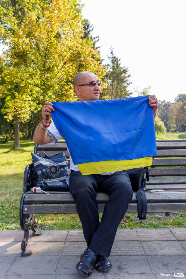 Андрій хотів повернутися з війни і вивісити височезний прапор, щоб «с*ки бачили, що тут патріот живе». БАТЬКО ГЕРОЯ