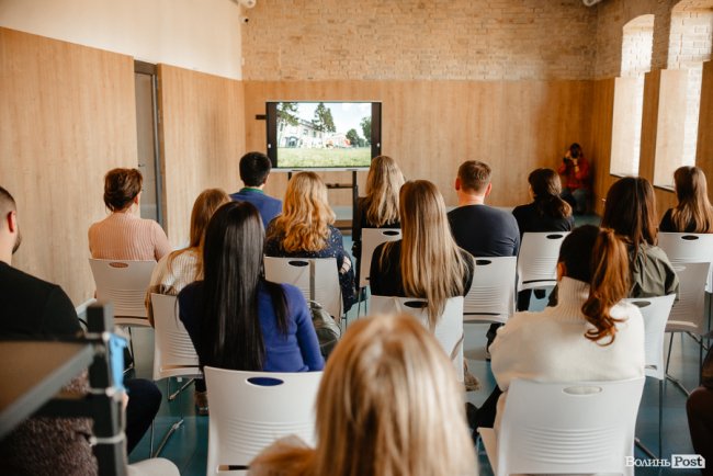Якісна освіта, формування лідерів і щасливих людей: у Луцьку «Years» запрошує на навчання* 