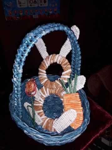 Лучанка плете з макулатури кошики та капелюхи. ФОТО 