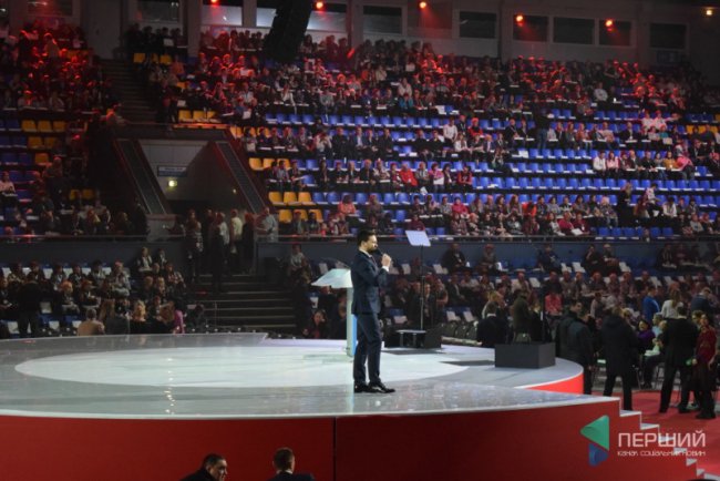 «Україноботи» проти «зрадофілів», або Як волиняни їздили на форум до Порошенка. РЕПОРТАЖ