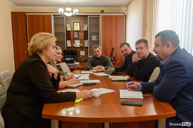 Бути Людиною, а тоді – мером. ОДИН ДЕНЬ З ЖИТТЯ ІГОРЯ ЧАЙКИ. ФОТО