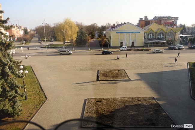 Вигляд з вікна робочого кабінету Ігоря Чайки на парк