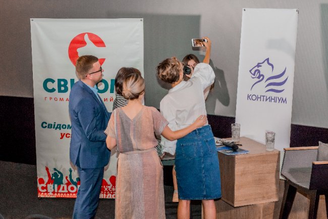 ЦИТАТНИК Олени Палагути: Я не проводила вихідні вдома, не пекла пирогів і «Наполеон»