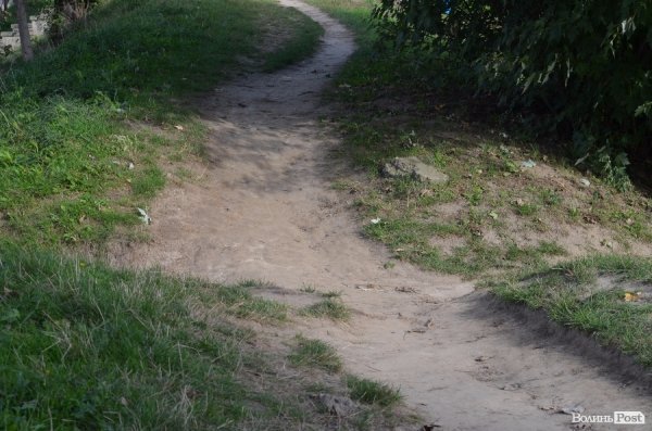 Місто перешкод: у які заклади Луцька можна потрапити на візку?