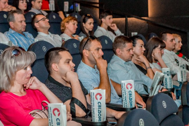 ЦИТАТНИК Олени Палагути: Я не проводила вихідні вдома, не пекла пирогів і «Наполеон»