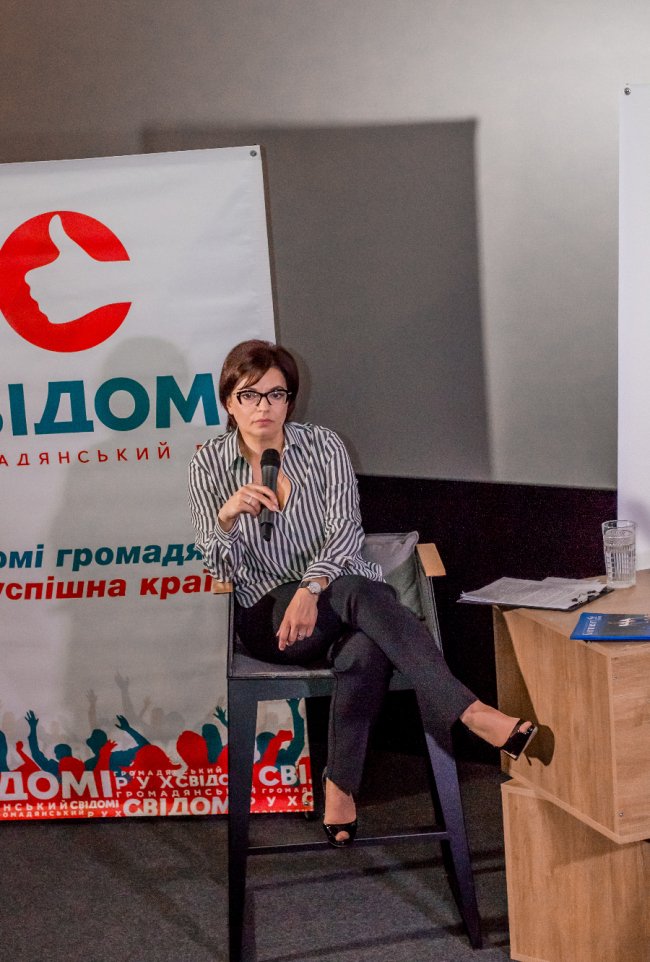 ЦИТАТНИК Олени Палагути: Я не проводила вихідні вдома, не пекла пирогів і «Наполеон»