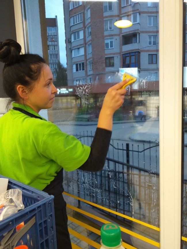 Якісно, швидко та безпечно: волинська компанія «CLEAN Service» надає повний спектр клінінгових послуг*