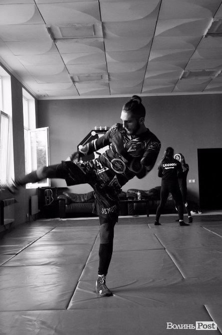 «ЛедіЛегіон»: «бої без правил» для жінок