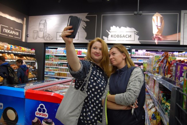 Бар напоїв, гриль та новий формат: в центрі Луцька відкрився зручний маркет*