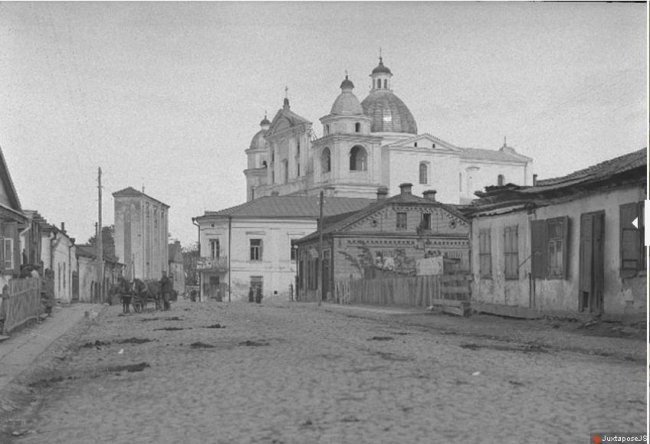 Луцьк міжвоєнний і сучасний у світлинах: що змінилося