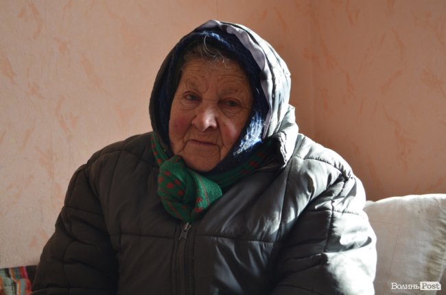 «Прилаштую собак, а тоді піду в будинок престарілих»: зворушлива історія самотньої бабусі з Луцька