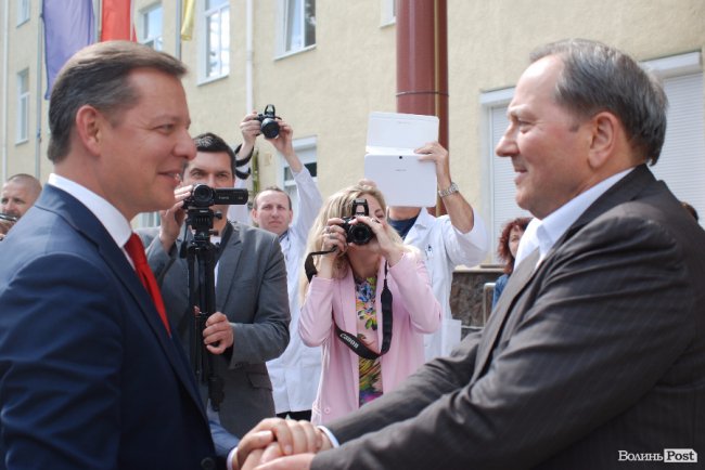 Ляшко на Волині нагороджував медиків, обробляв дерево та зустрівся з митрополитом Михаїлом