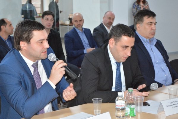 Найбільша проблема нашої економіки – її заангажованість політичними  діячами, - Роман Іванюк