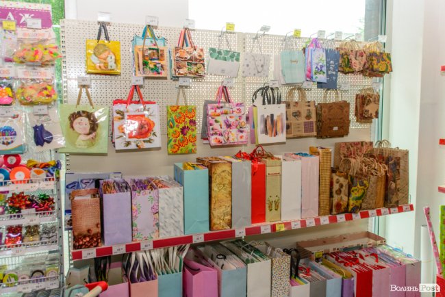 Усе для школи, офісу і творчості – в одному місці: що, як і за скільки в магазині «Офіс Центр» у Луцьку*