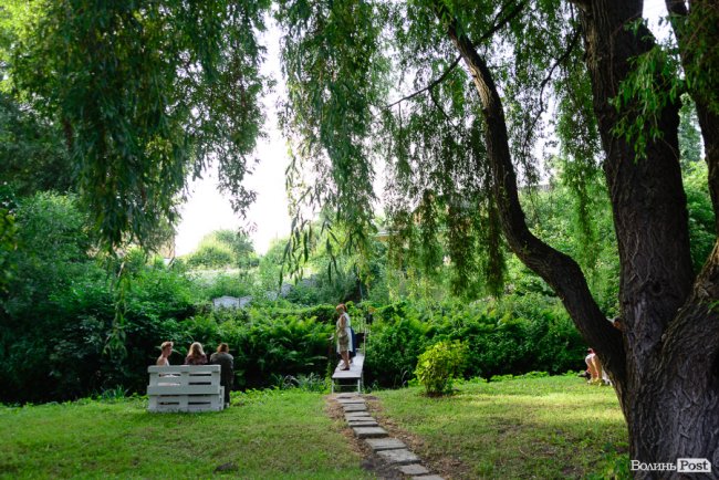 Смачна їжа у неймовірному місці: у Луцьку відкрили екокафе вірменської кухні* 