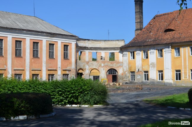 Замок божевілля і Невідомий №3: життя за стінами олицької психлікарні
