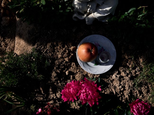 Символи життя, які рідні несуть для найрідніших, що здобули життя вічне